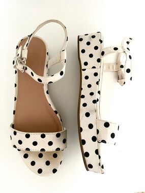 Old Navy Polka Dot Ankle Strap Flatform Sandals